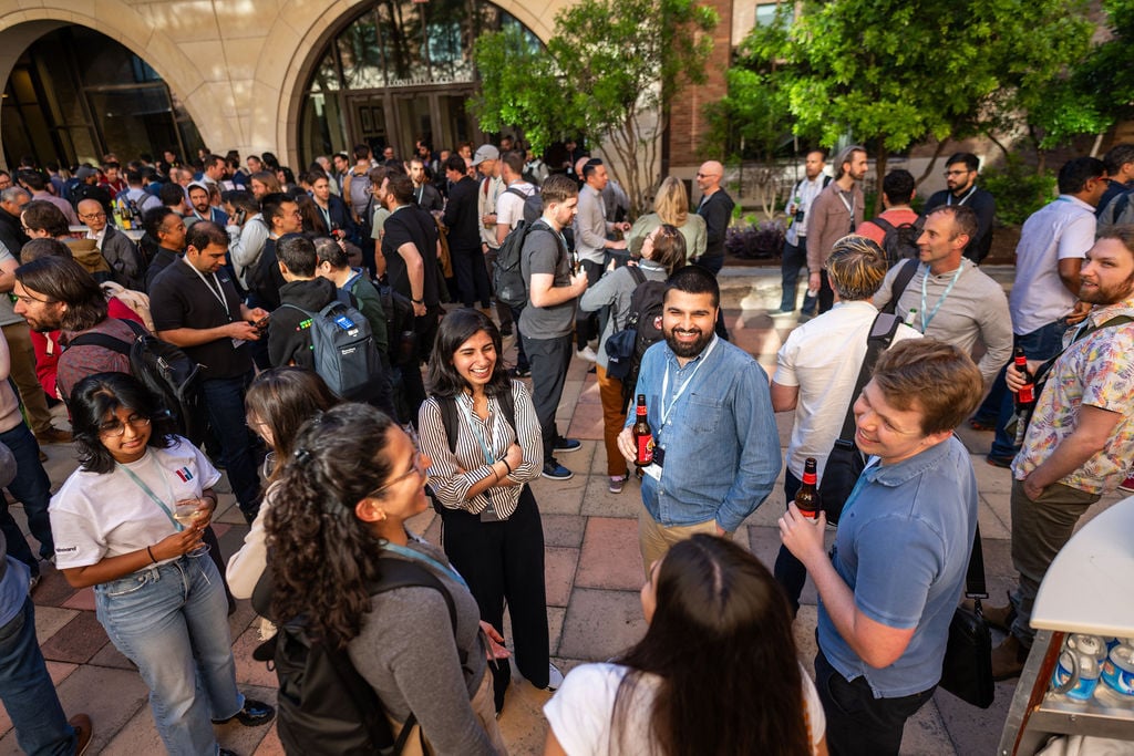 Data-Council-2024-Tico-Mendoza--3970